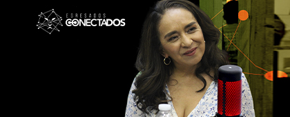 Cartel de Escucha Egresados Conectados, el podcast de la Coordinación de Egresados UdeG, con Claudia Venegas, ex atleta de alto rendimiento y Egresada del CUCS