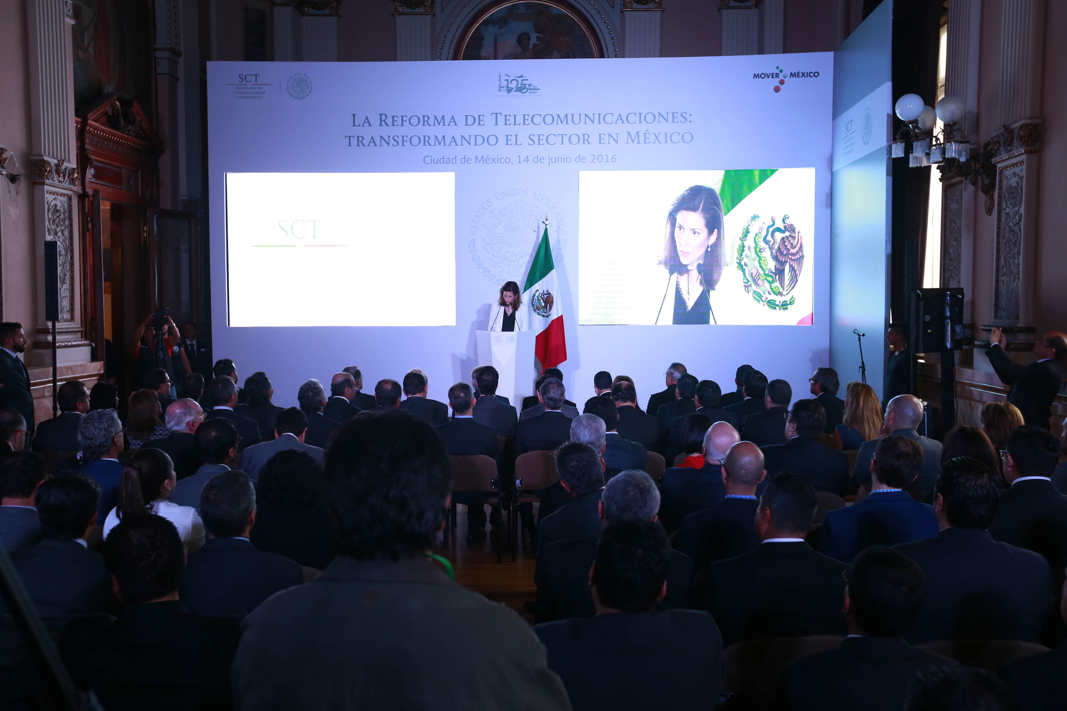 Público presente, al tercer aniversario de la reforma en Telecomunicaciones