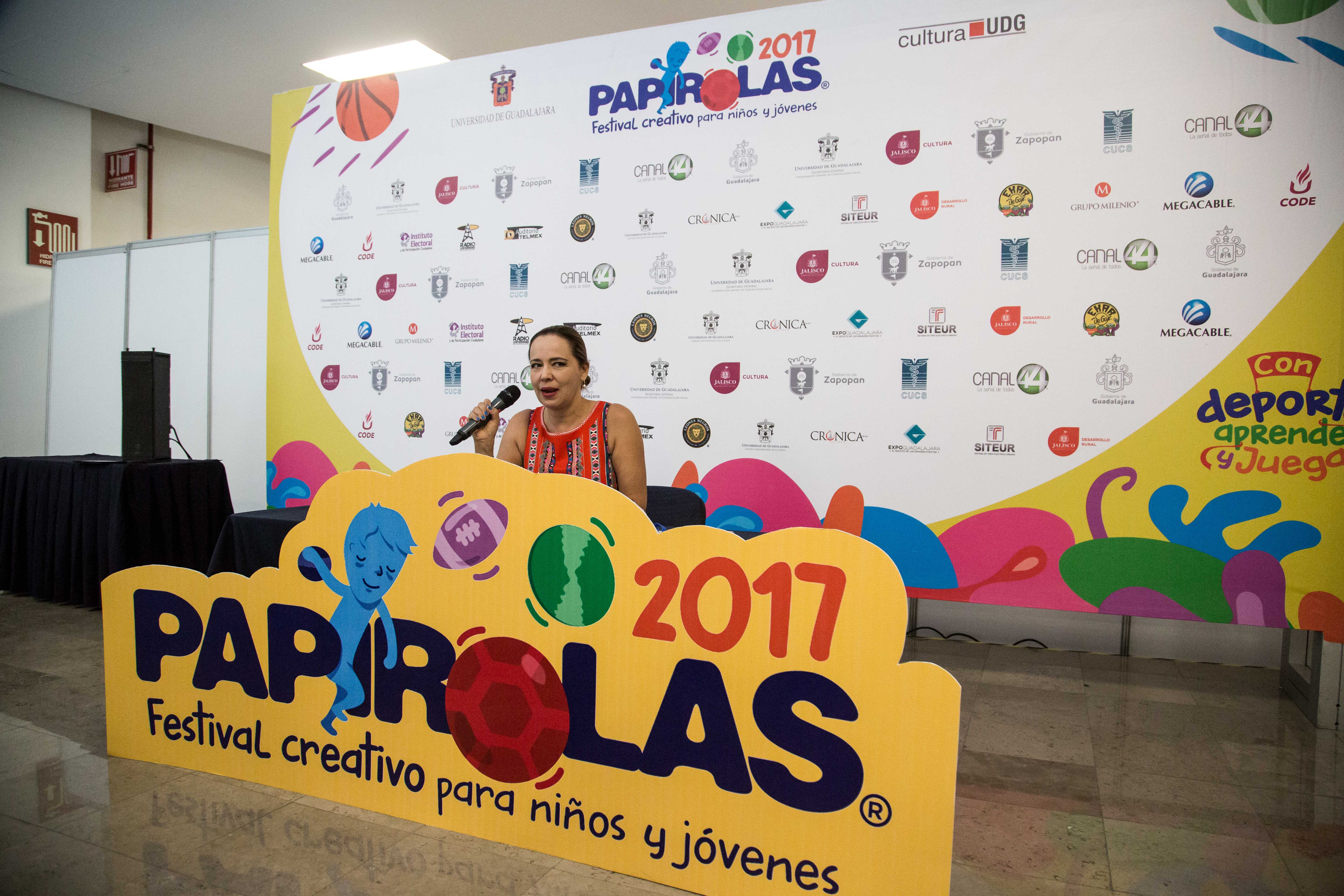 Mtra. Marcela García Bátiz, este domingo en rueda de prensa, haciendo uso de la palabra