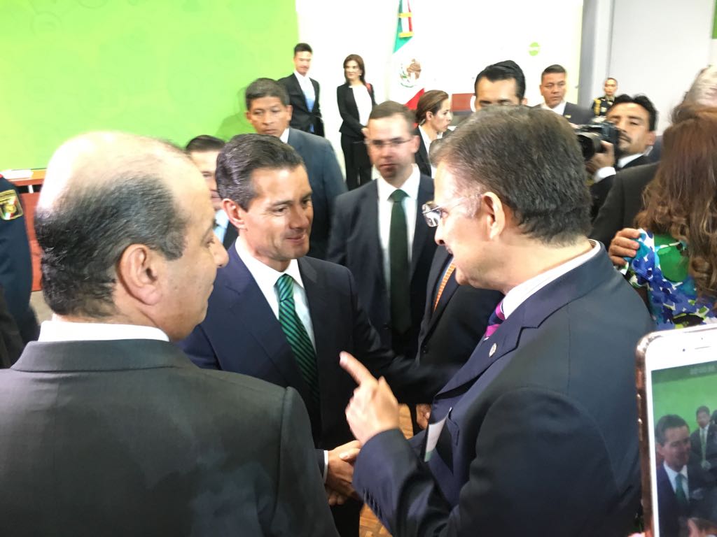 Enrique Peña Nieto e Itzcóatl Tonatiuh Bravo Padilla