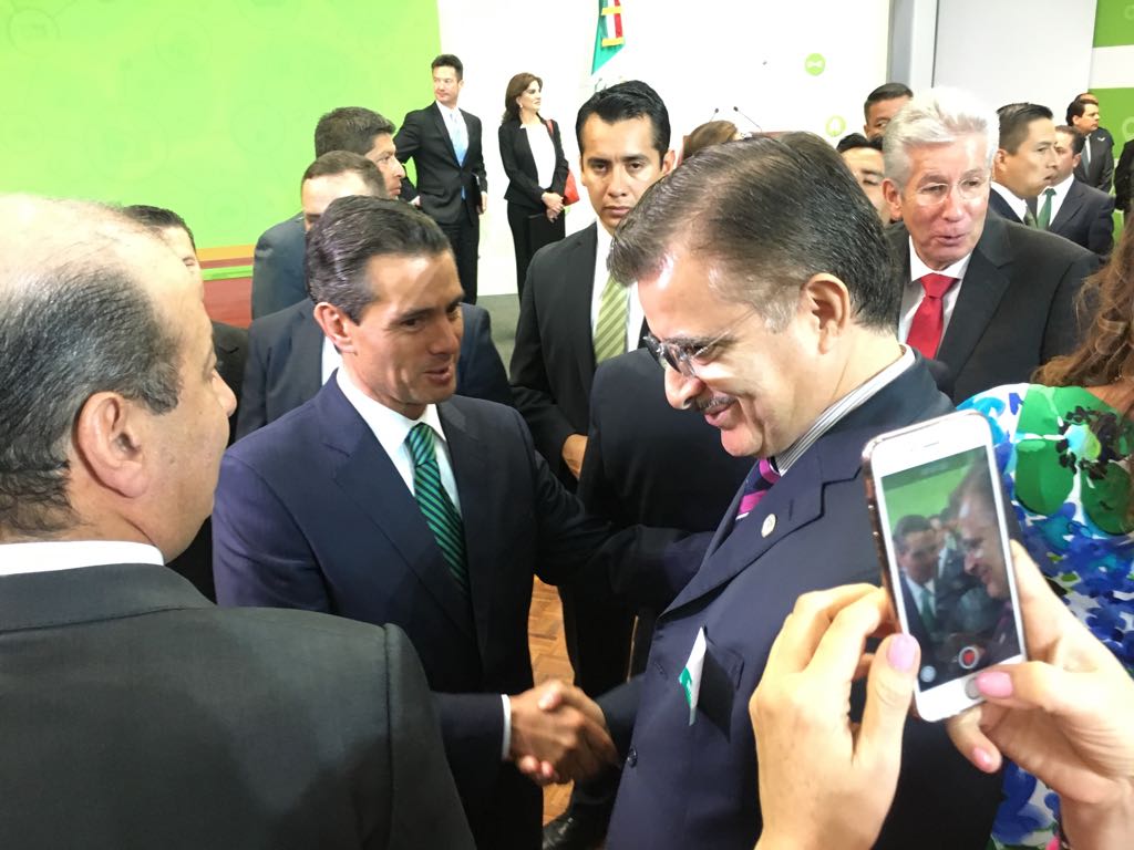 Enrique Peña Nieto e Itzcóatl Tonatiuh Bravo Padilla