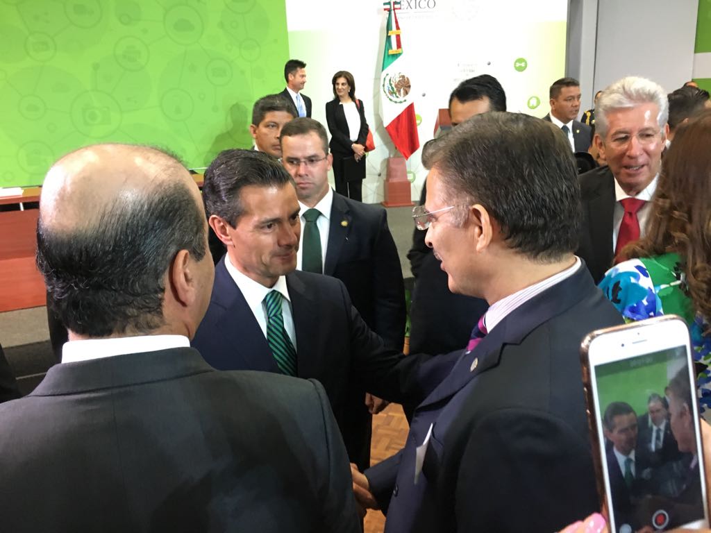 Enrique Peña Nieto e Itzcóatl Tonatiuh Bravo Padilla