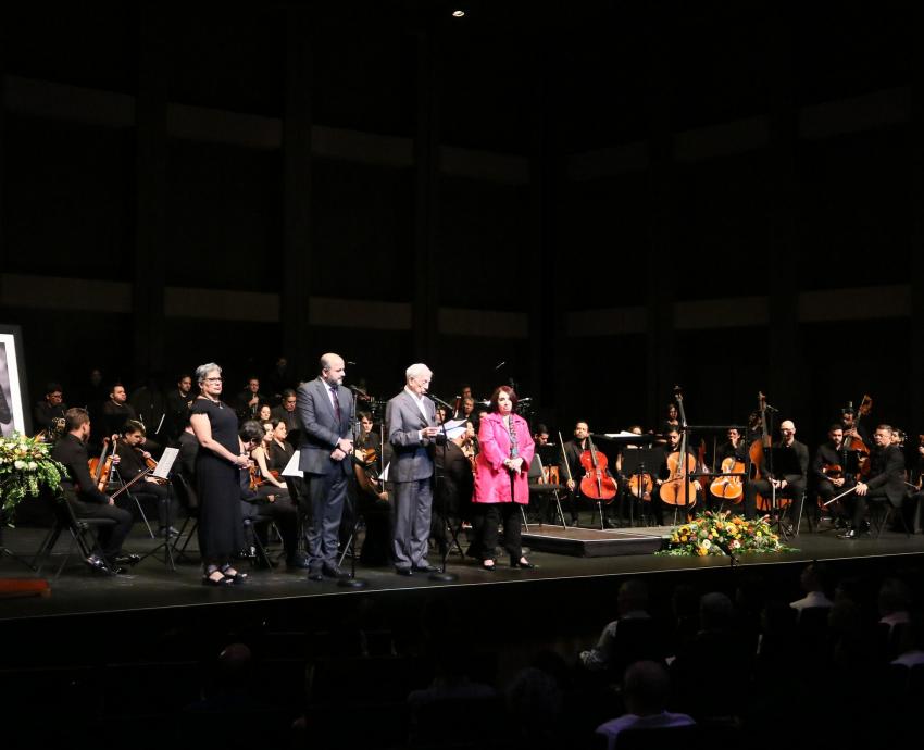 La V Bienal Mario Vargas Llosa rindió homenaje a Raúl Padilla López con un concierto en el CSAE