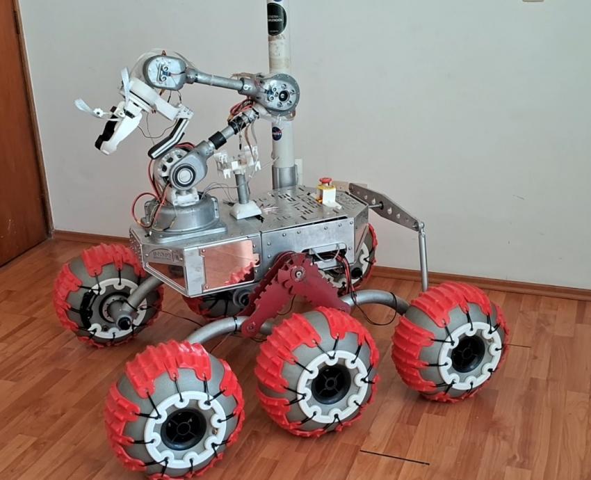 Estudiantes del CUCEI construyen prototipo de vehículo de exploración marciana