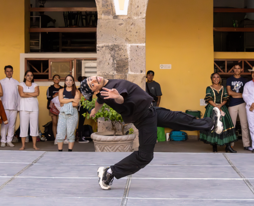 Con escenario abierto, CUAAD celebra Día Internacional de la Danza