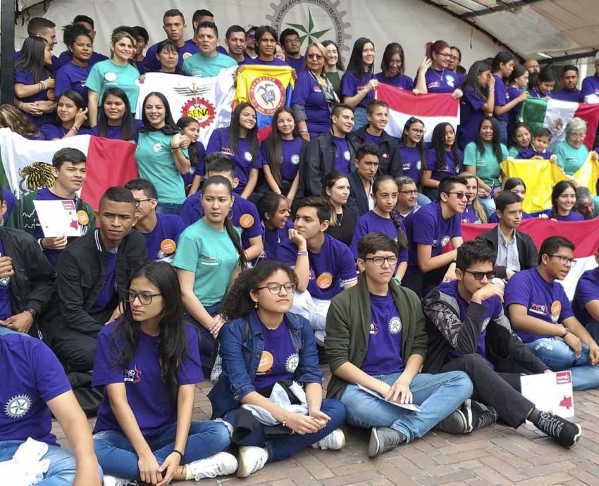 Obtienen cuatro medallas alumnos de preparatorias de la UdeG en Infomatrix Sudamérica