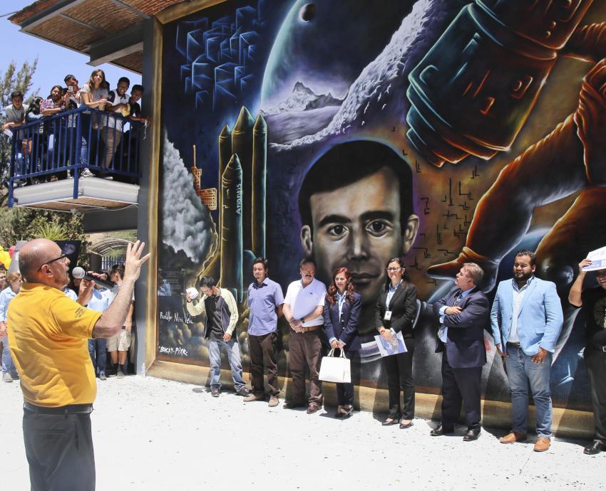 Inauguran mural de Rodolfo Neri Vela en Preparatoria Regional de Tlajomulco