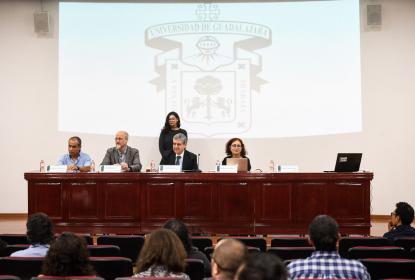 Vinculan a estudiantes de posgrados con investigadores que abordan problemas sociales en Latinoamérica