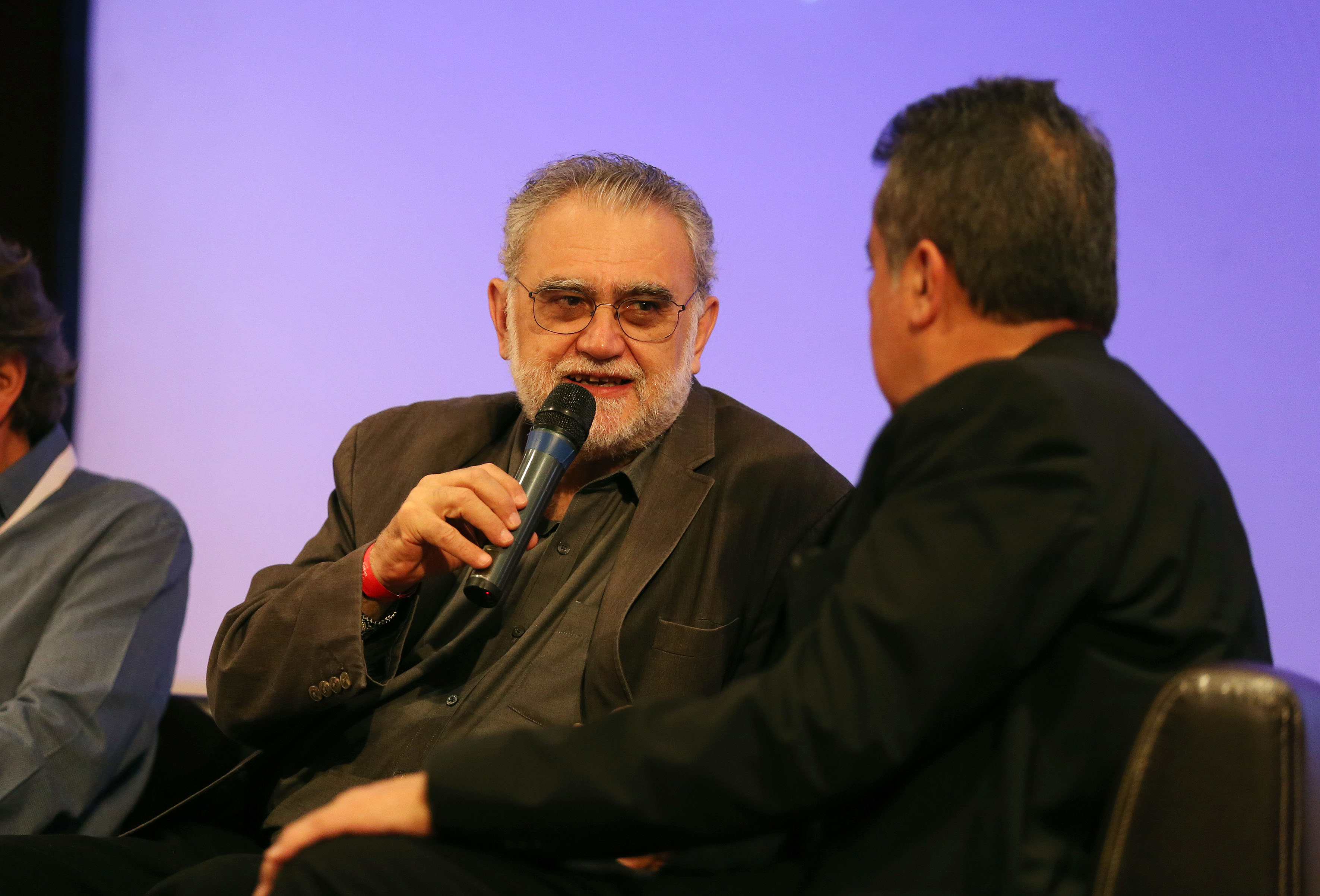 Haciendo uso de la voz, Ivan Trujillo, director del Festival Internacional de Cine en Guadalajara.