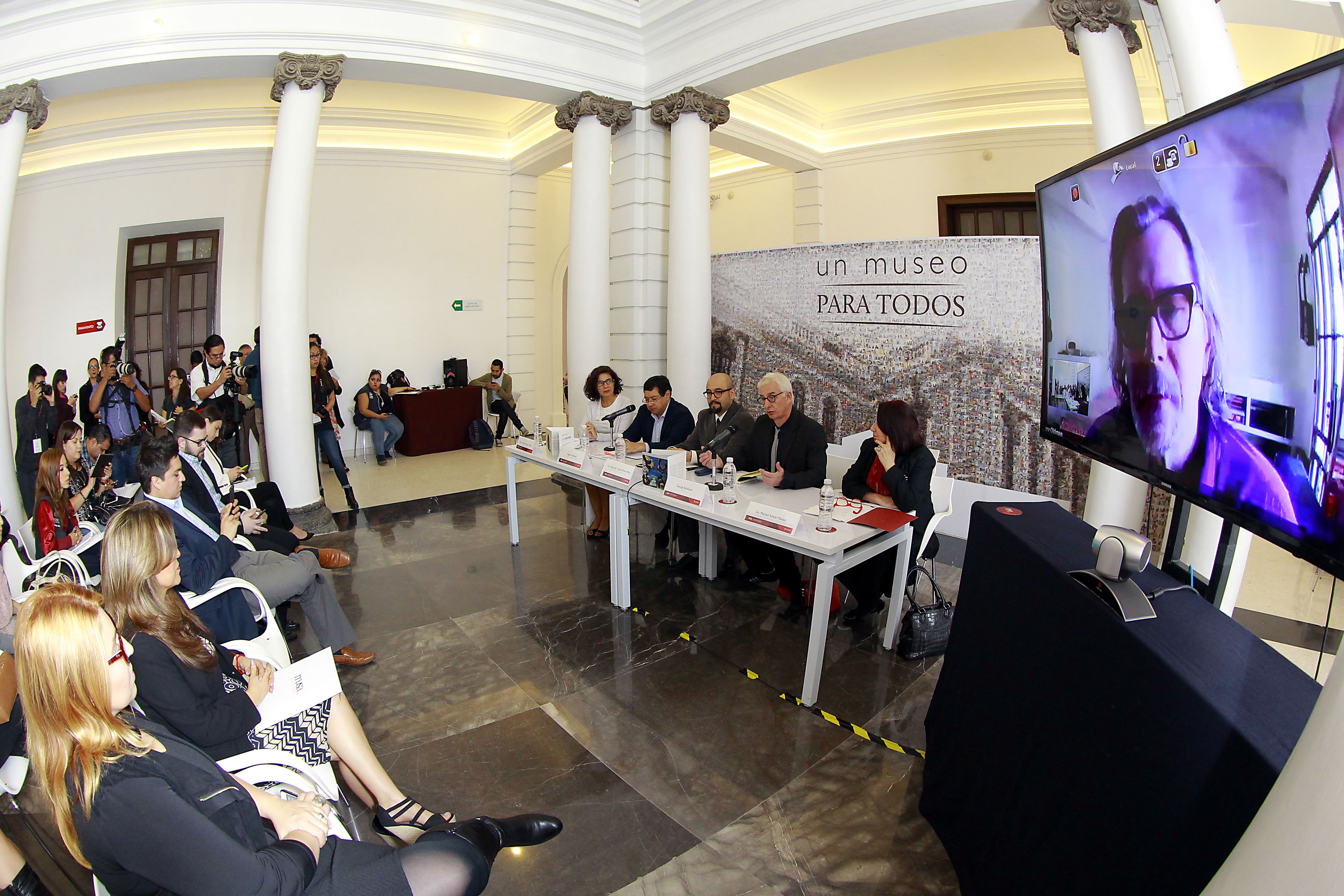 Presidium de presentación de la obra de Oldman, Blacklock y Hockney