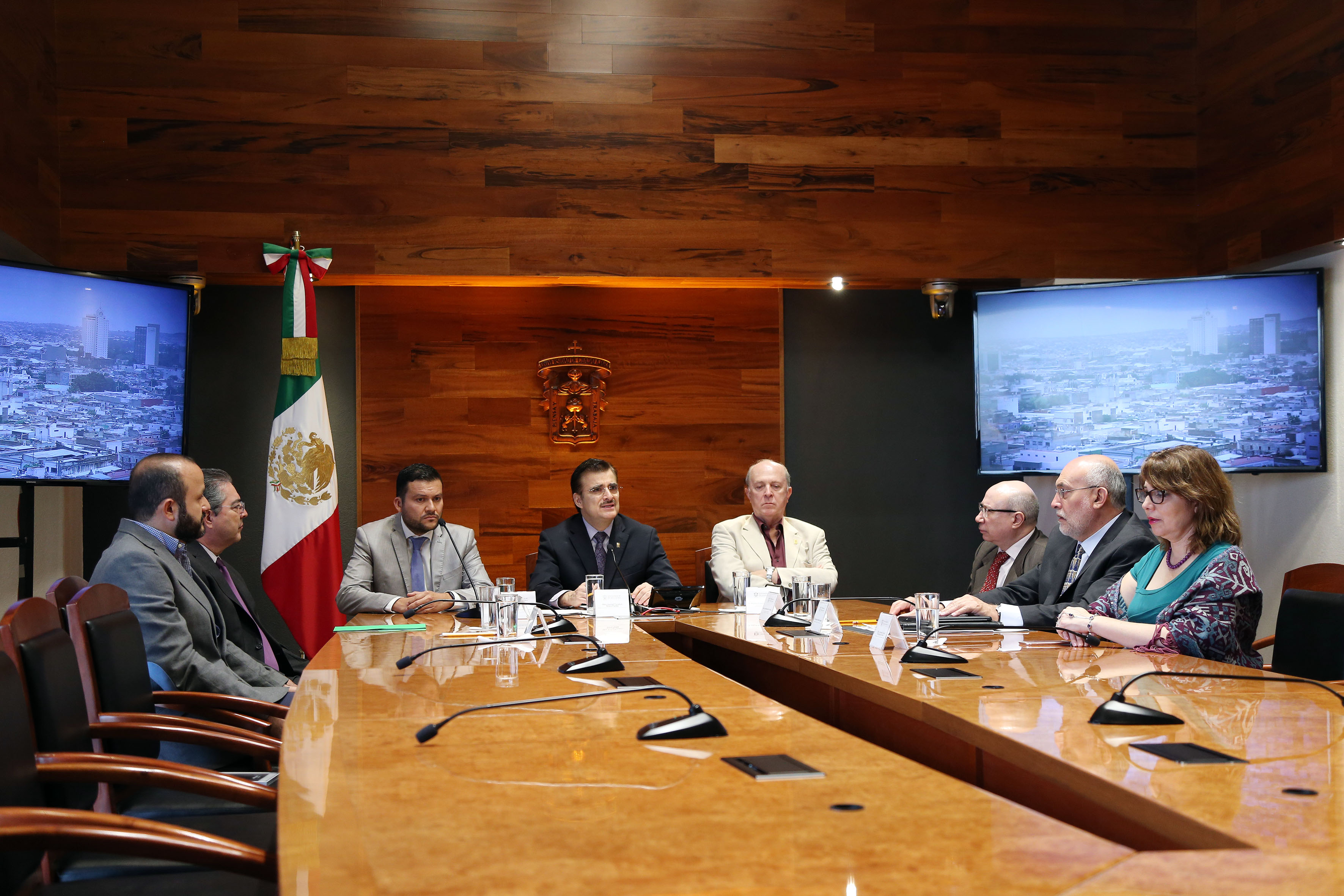 Rueda de prensa encabezada por el Rector General, maestro Itzcóatl Tonatiuh Bravo Padilla para anunciar el Programa Universitario Integral de Transición Energética.