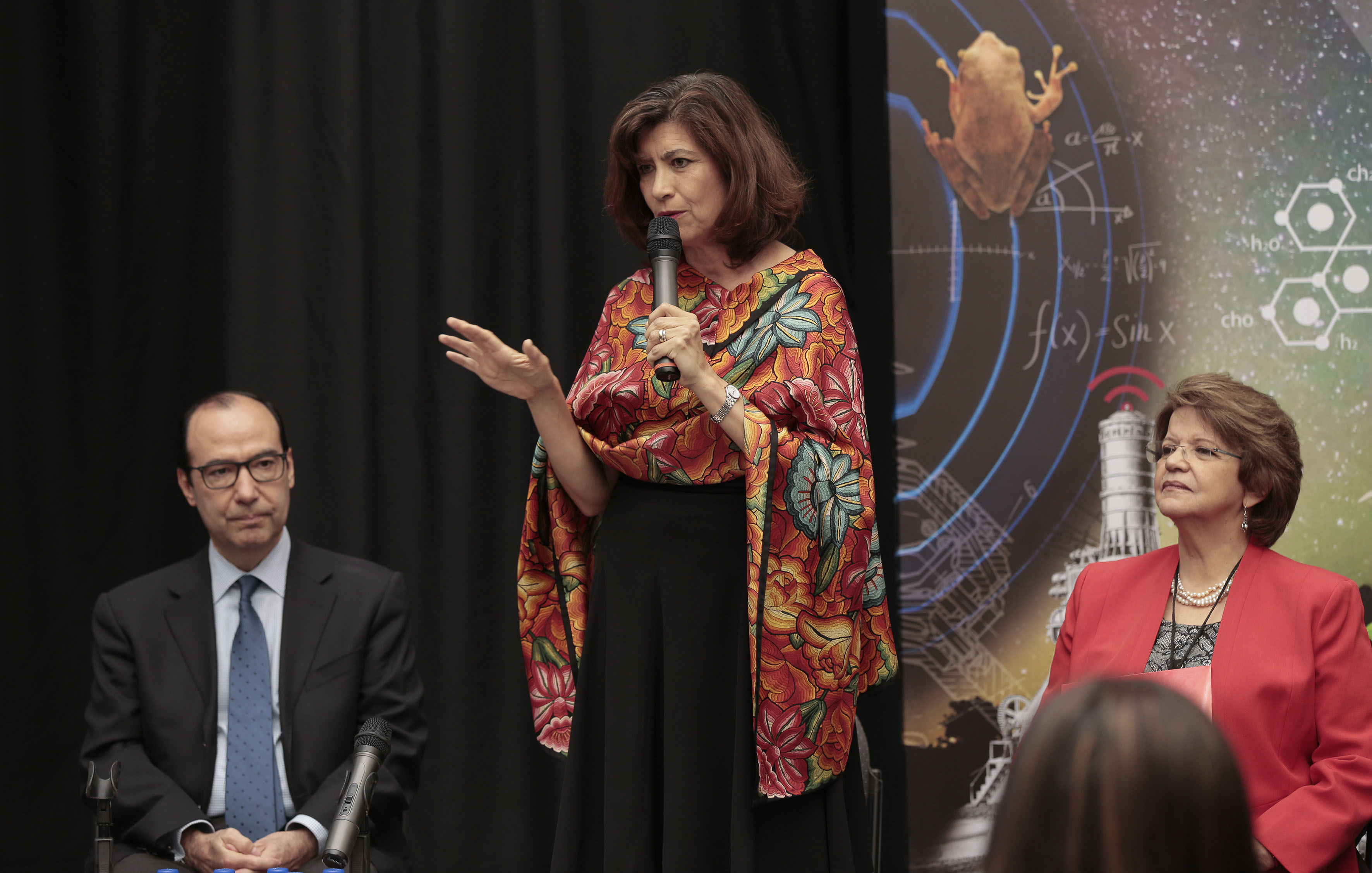 Gabriela Ramos, directora de gabinete de la OCDE,  Haciendo uso de la palabra