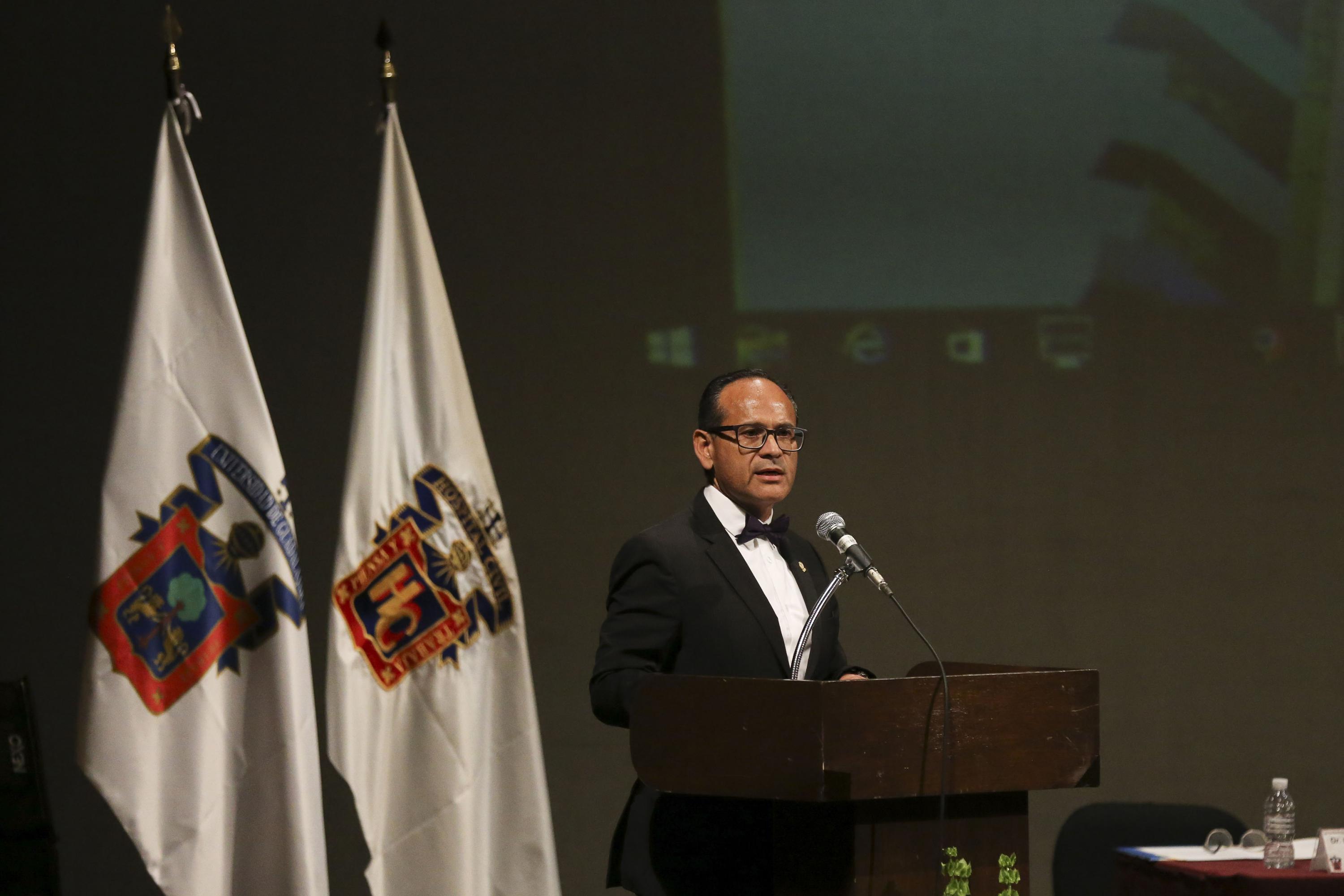 Un grupo representativo de 20 trabajadores recibió el reconocimiento por el servicio que ofrecen a la institución.