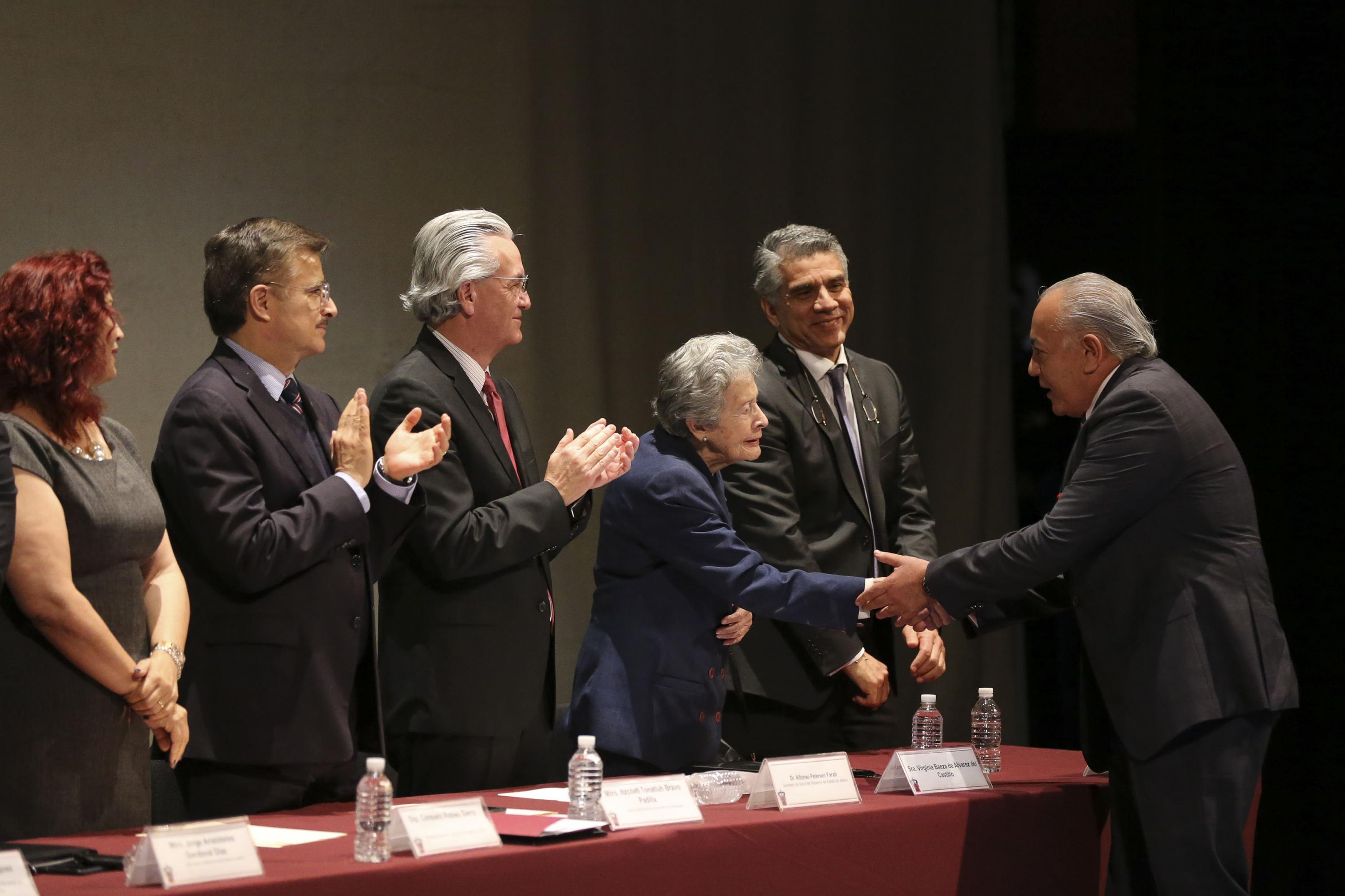  se reconocieron a las autoridades y personal que brindan calidad y seguridad de la población más vulnerable de Jalisco