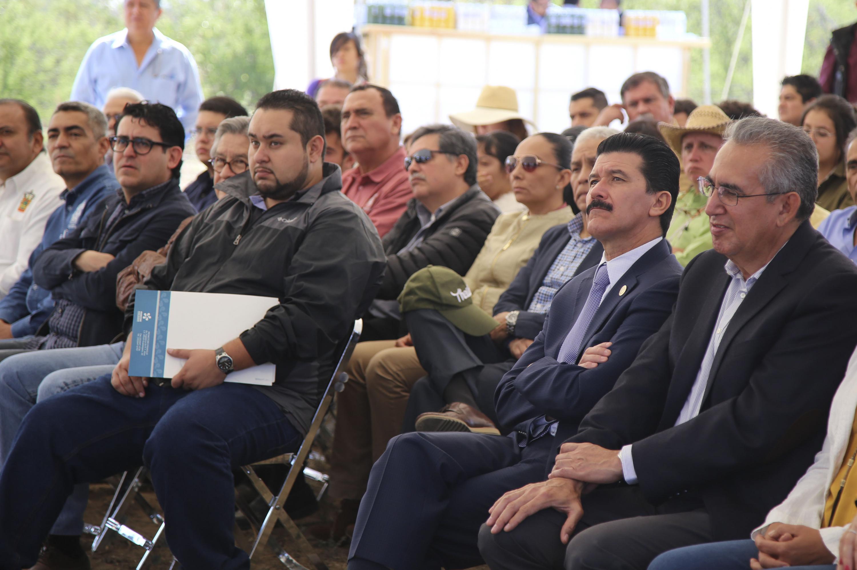 Comunidad universitaria y de la región, como público asistente al evento.