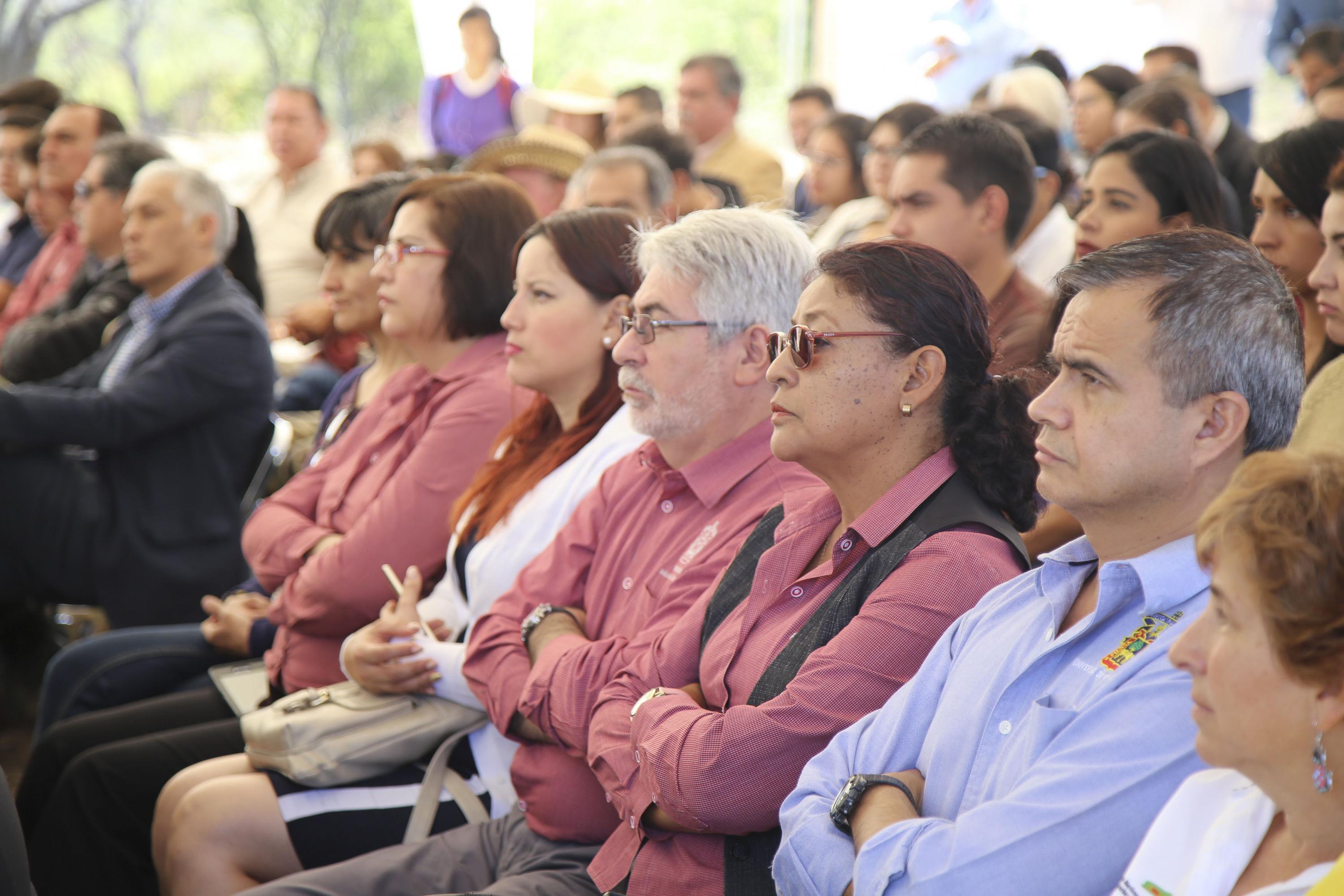 Comunidad universitaria y de la región, como público asistente al evento.