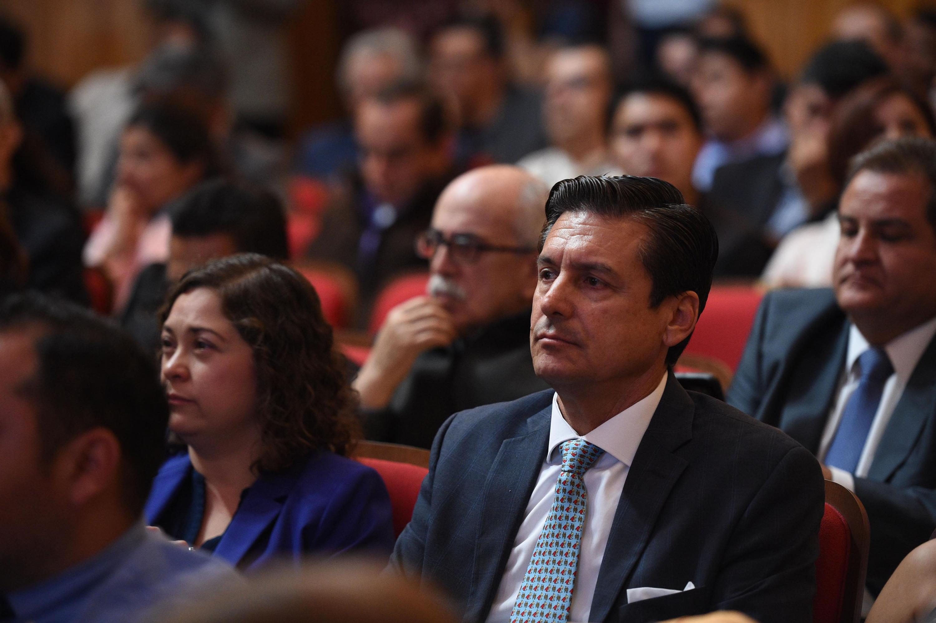 Miembro del Consejo General Universitario (CGU), atento a la Sesión ordinaria.