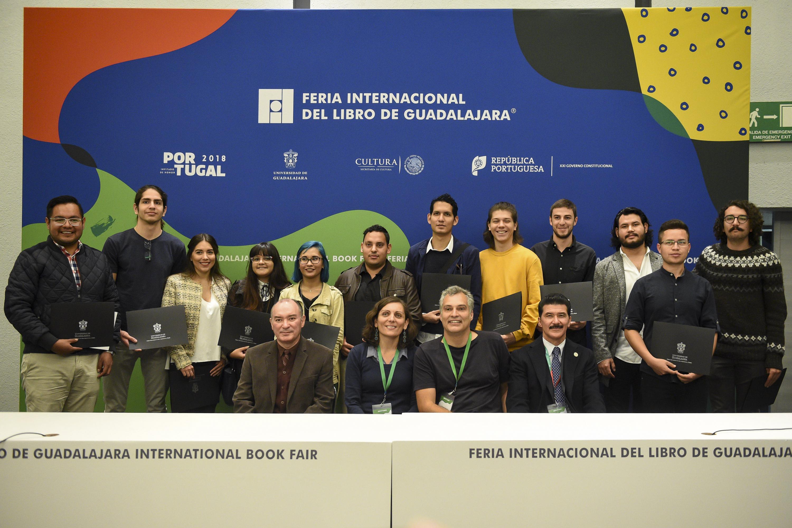 Fotografia grupal con todos los jueces y ganadores dle concurso de fotografía de ARPAFIL 2018