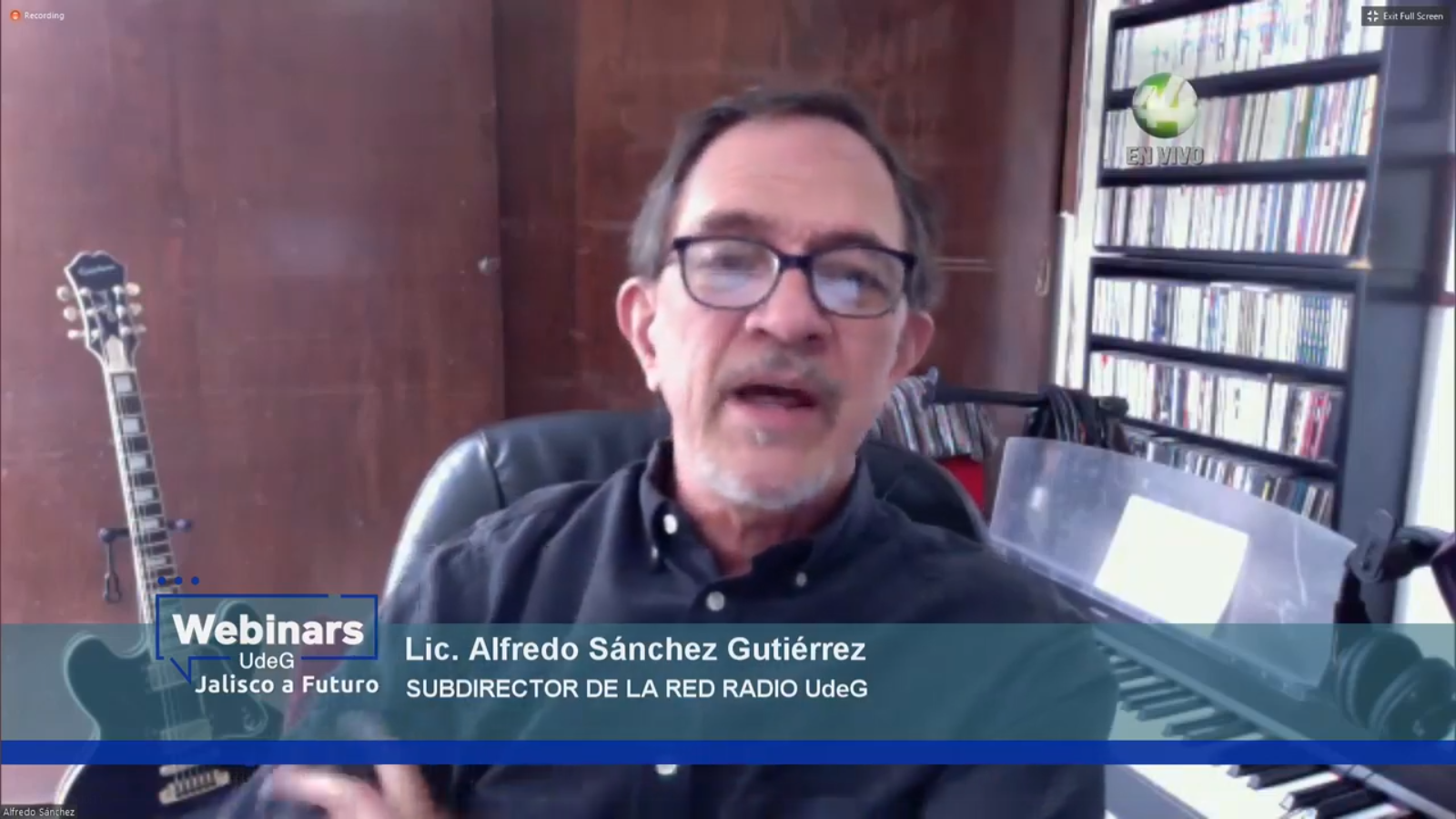 El Subdirector de la Red Radio UdeG, licenciado Alfredo Sánchez Gutiérrez
