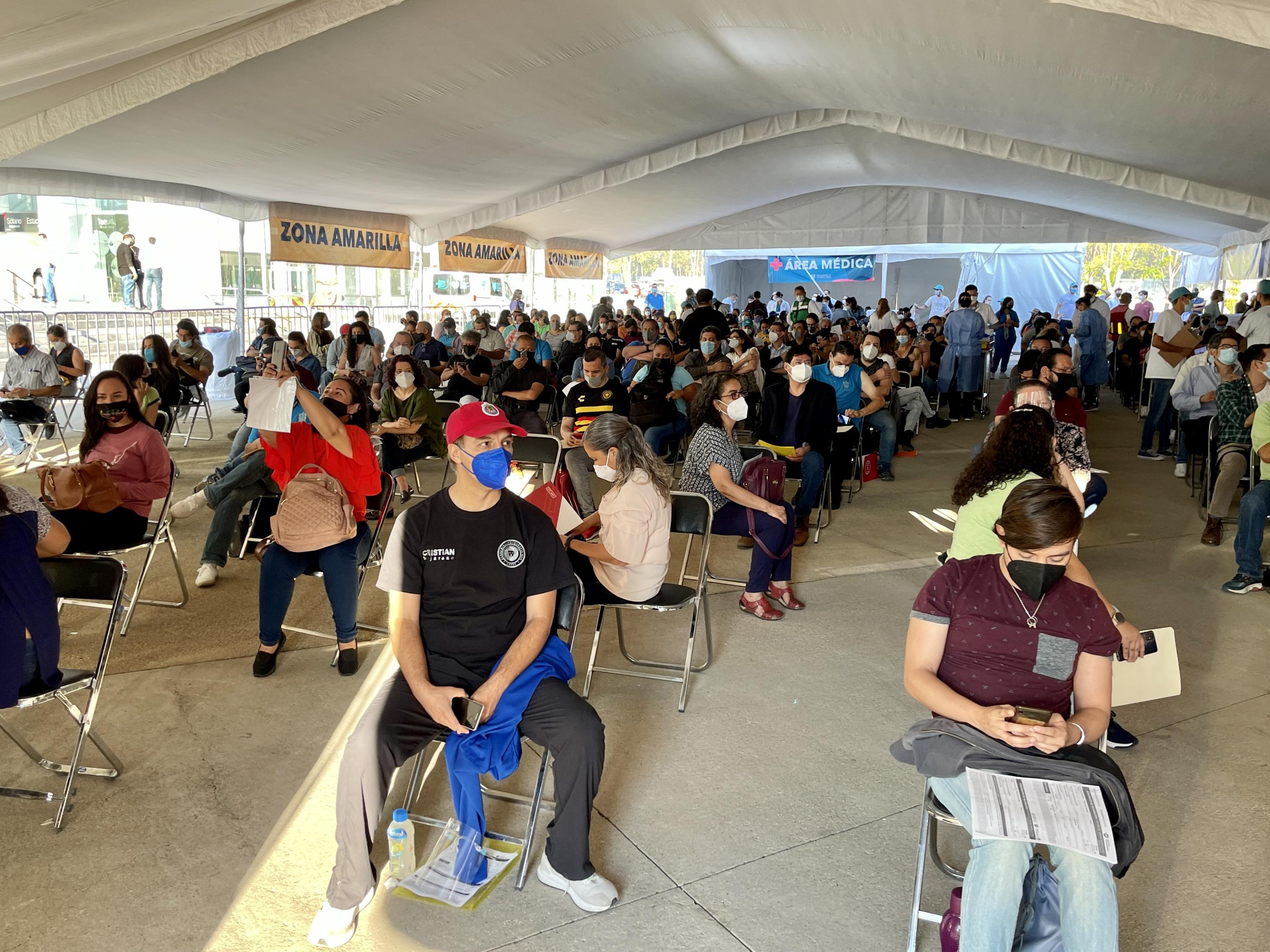 Inicia vacunación de personal de la UdeG en todo Jalisco ...