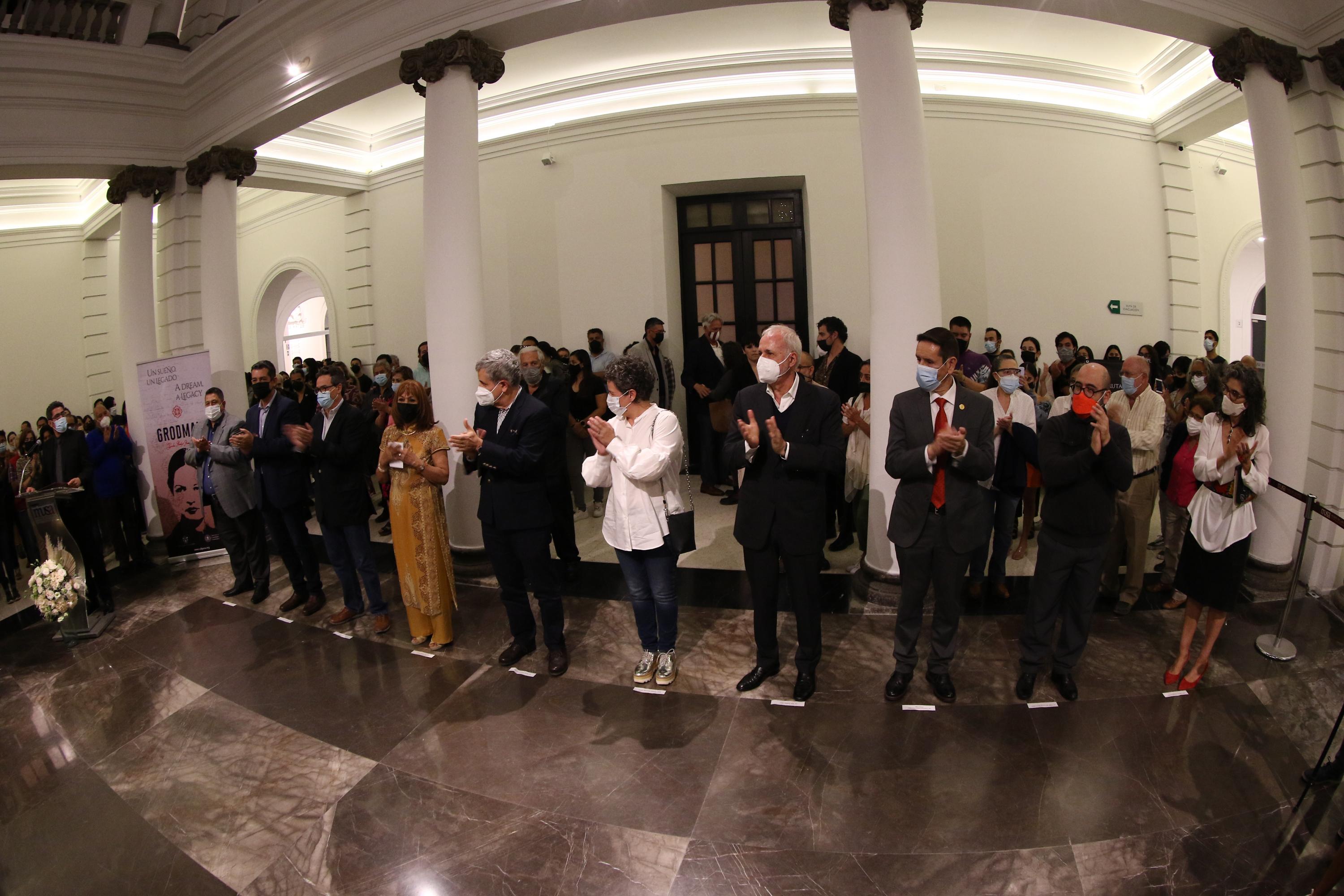 Las más de 60 fotografías y objetos personales que se exhiben en el museo podrán ser apreciados hasta el 25 de septiembre 