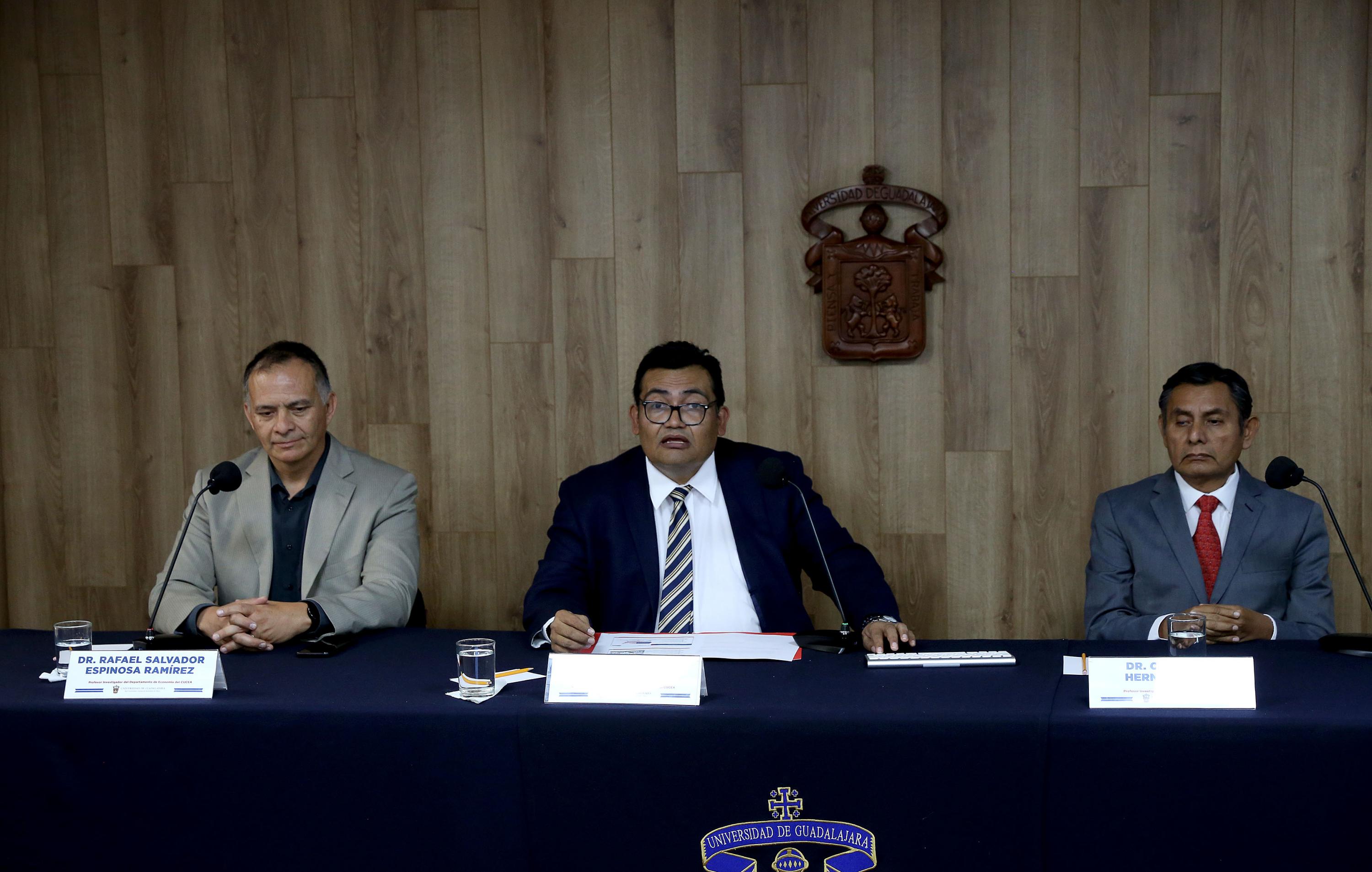 Especialistas del CUCEA coinciden que en México existen mecanismos para evitar que usuarios retiren fondos de bancos y comprometan el funcionamiento de estas instituciones