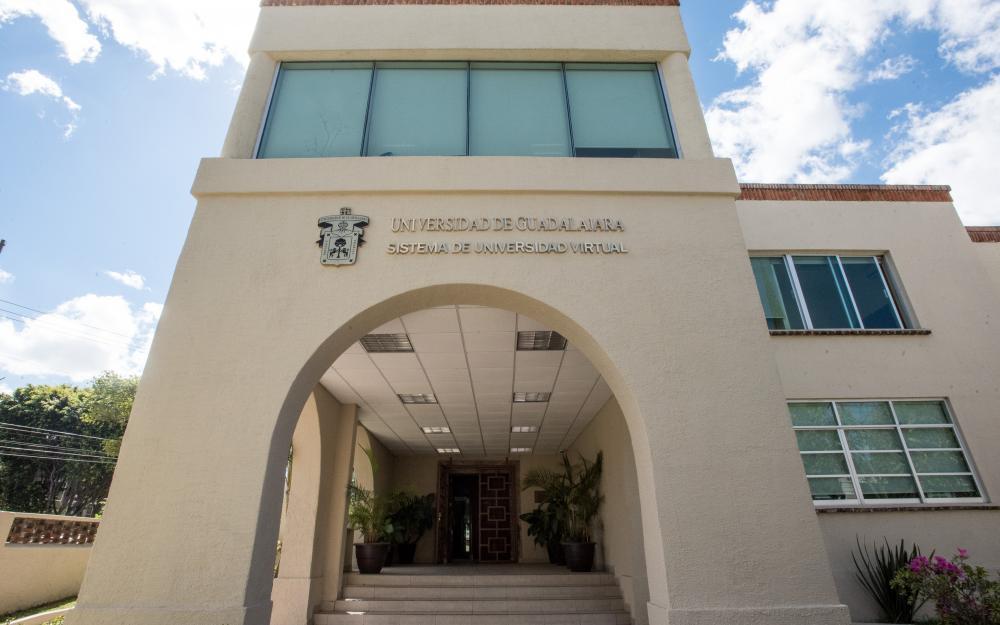 Destaca que el programa educativo obtuvo 912 puntos de mil posibles
