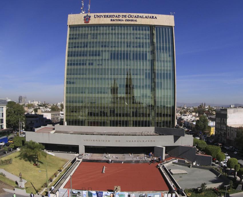 UdeG felicita a IIEG por recibir premio mundial geoespacial a la excelencia