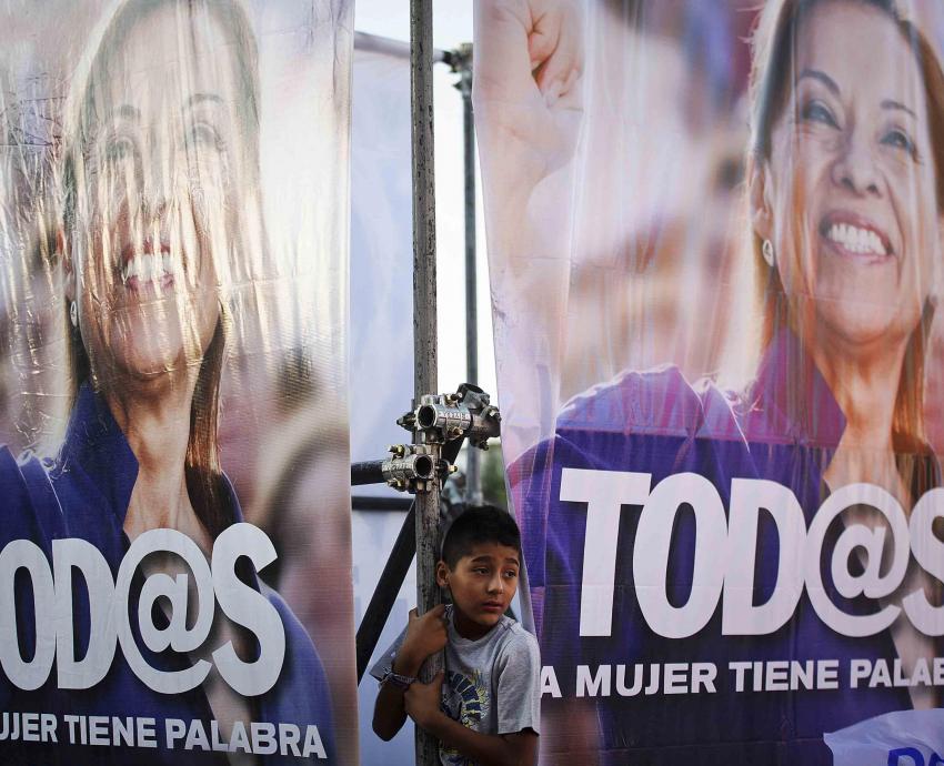 Mujeres que buscan cargos de elección popular, obtienen menos cobertura de los medios