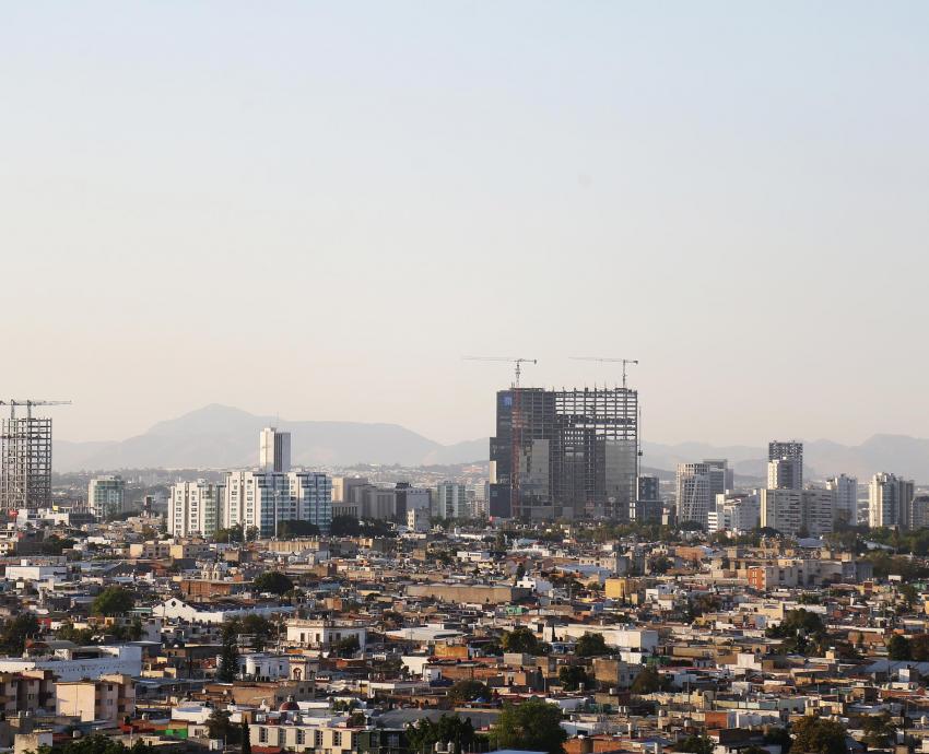 Crecimiento poblacional y mala planeación urbana ocasionan desabasto de agua en la ZMG
