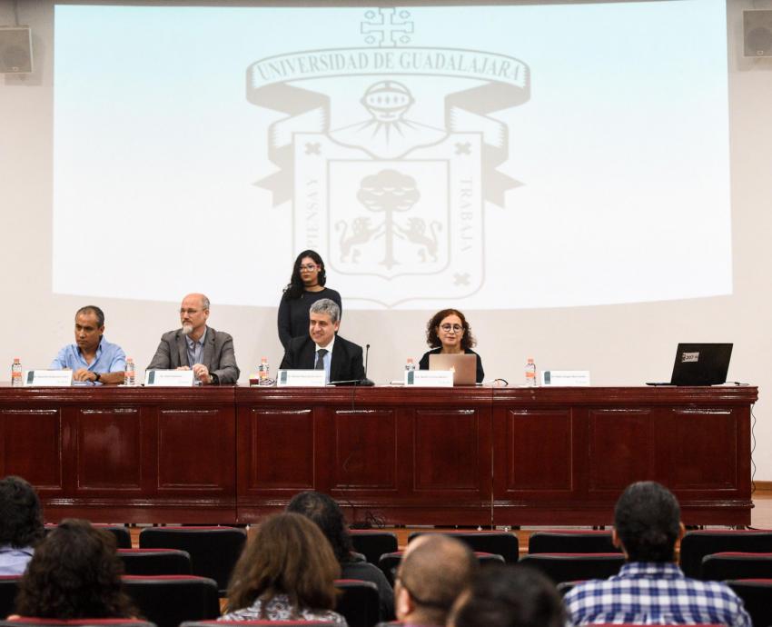 Vinculan a estudiantes de posgrados con investigadores que abordan problemas sociales en Latinoamérica