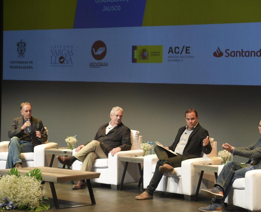 Globalización ha puesto a los escritores en la disyuntiva de apegarse al mercado o seguir su propia voz creativa