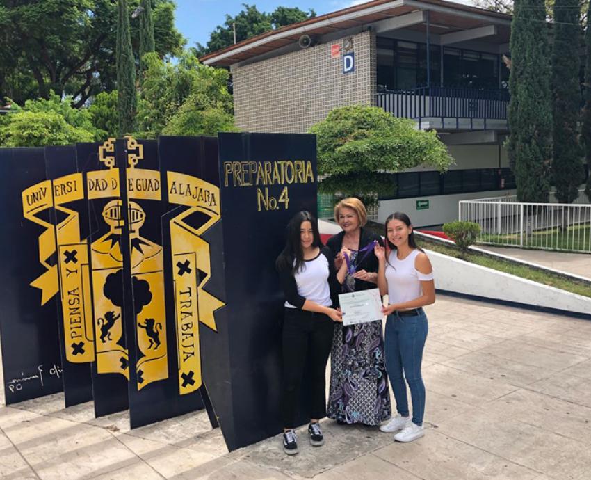 Cosechan bachilleres del SEMS 21 medallas en Código Ciencia 2018