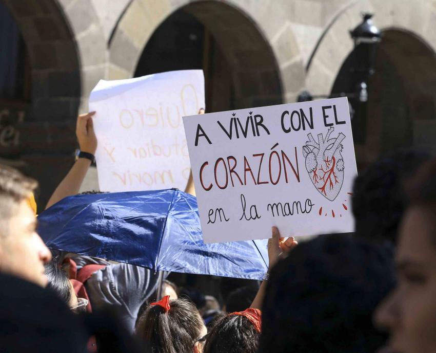 Trabajadora del Nuevo Hospital Civil fue la víctima de robo y agresión cuando se realizaba la Marcha de Luto