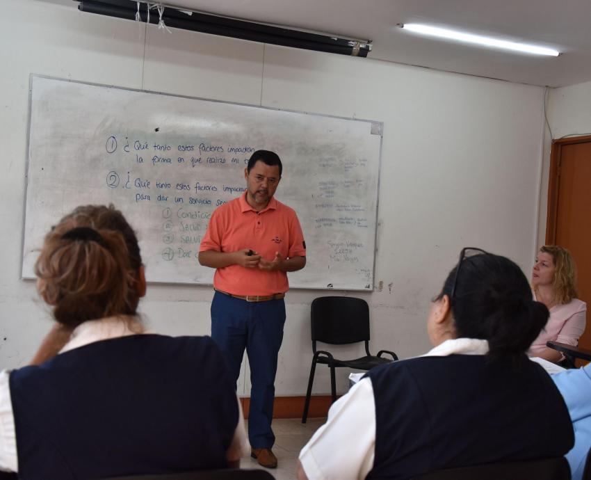 Realizan taller para conocer el bienestar de los trabajadores y la seguridad en pacientes en los Hospitales Civiles