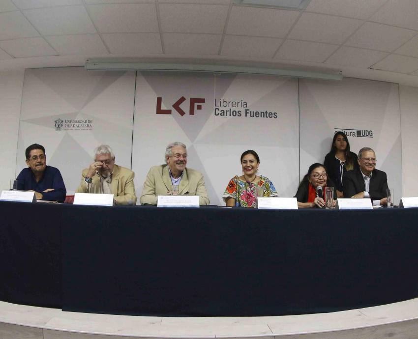 La educación y la poesía son los que salvarán a este país: Felipe Garrido
