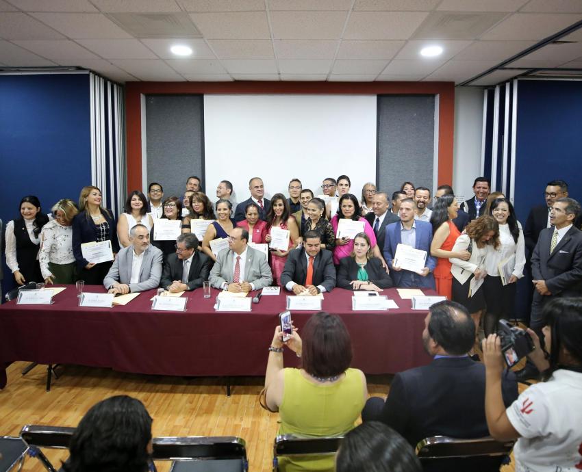 Reconocen trayectoria de psicólogos de la UdeG