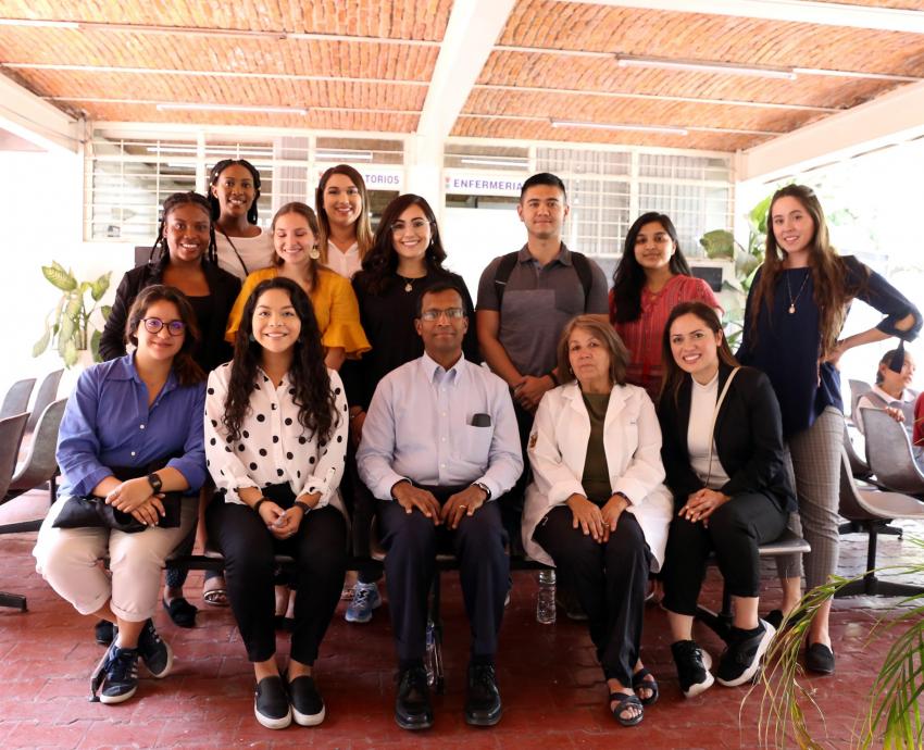 Alumnos de la Universidad de Texas realizan estancia en el CUCS y la Unidad Modelo de Salud