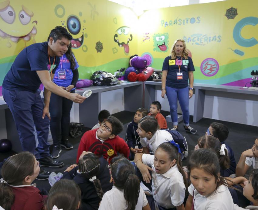Centros universitarios participan con talleres y charlas en Papirolas