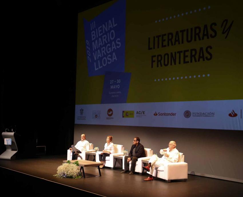 El lenguaje es el pasaporte que permite cruzar las fronteras: Alberto Chimal