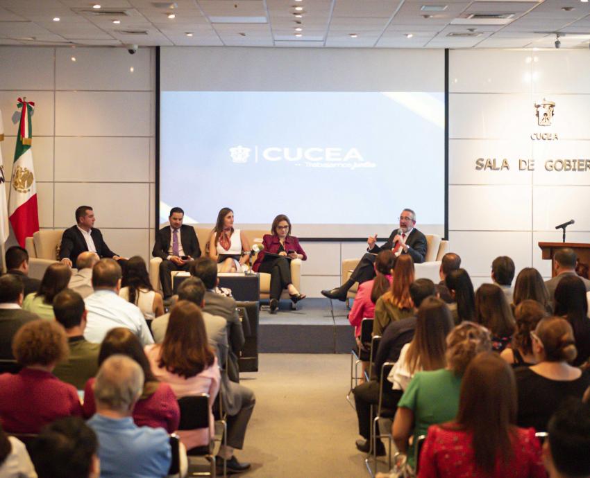 Educación digital en el siglo XXI debe orientar sobre usos y riesgos de información en Internet