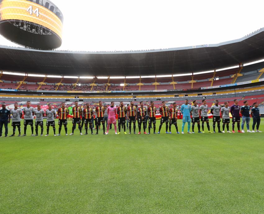 Inician festejos por el 45 aniversario de Leones Negros