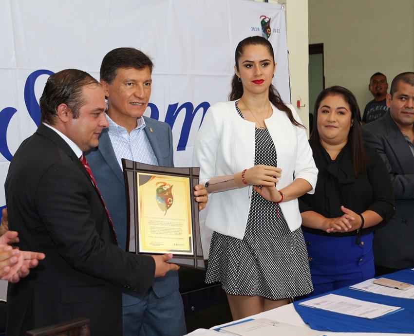 Recibe CUSur reconocimiento del Gobierno de Zapotiltic