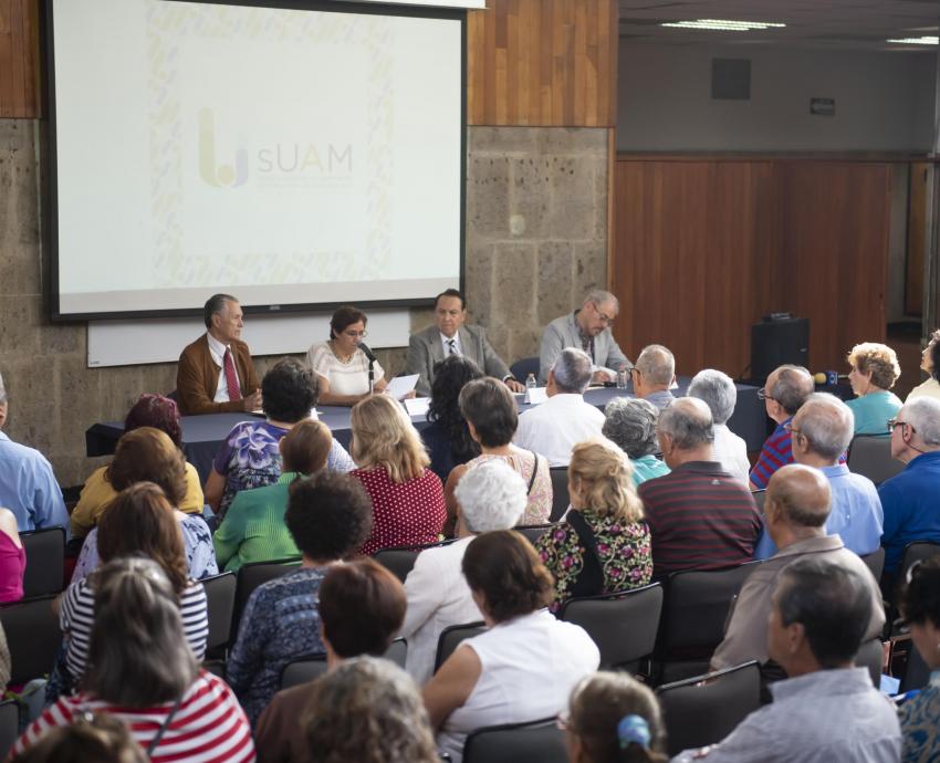 Comparten historia de la Real Universidad de Guadalajara a estudiantes  del SUAM