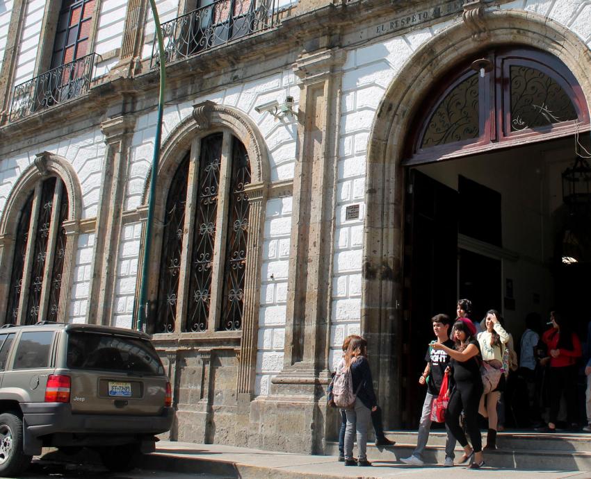 Estudiantes de la Preparatoria Jalisco protestarán por agresión  a una de sus compañeras