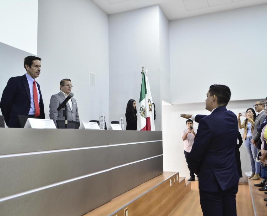 Toma protesta representante de la Defensoría de los Derechos Universitarios  del CUAAD