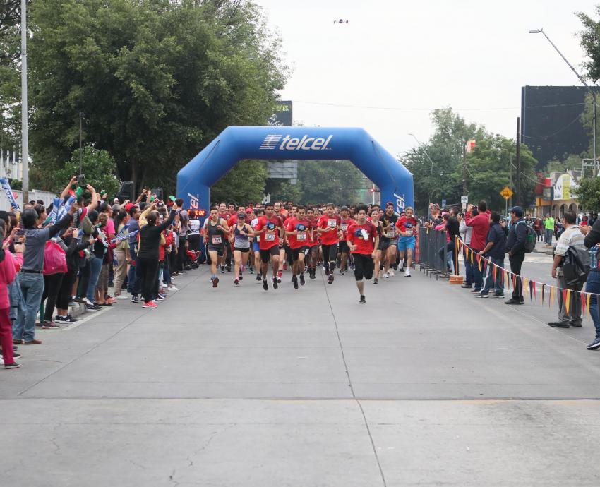 Corren más de mil 500 atletas, estudiantes y familias en Carrera CUCEI 2019