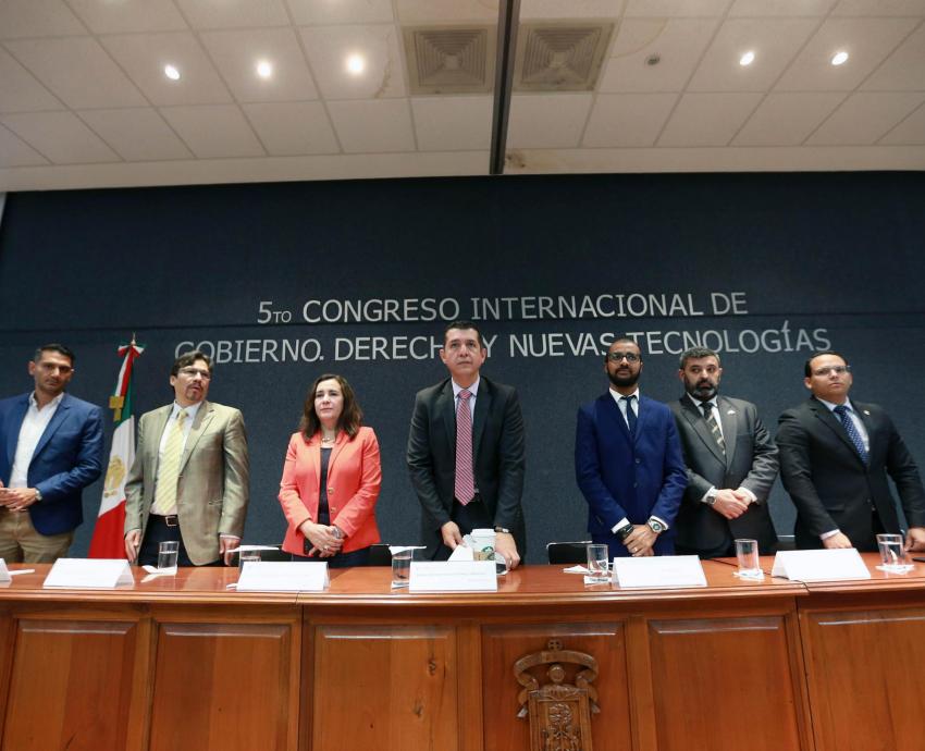 Replantean dilemas éticos de redes sociales, en CUCEA