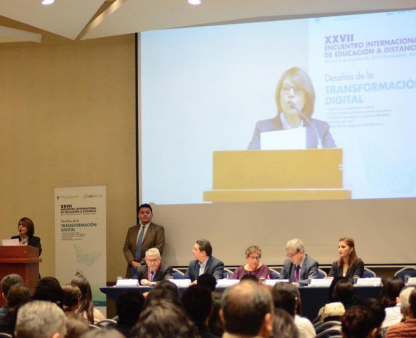 Modalidad a distancia, clave para afrontar reto de acceso a la educación