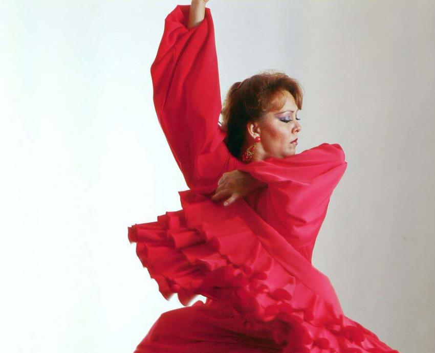 Distingue Danza UNAM a egresada de UDGVirtual